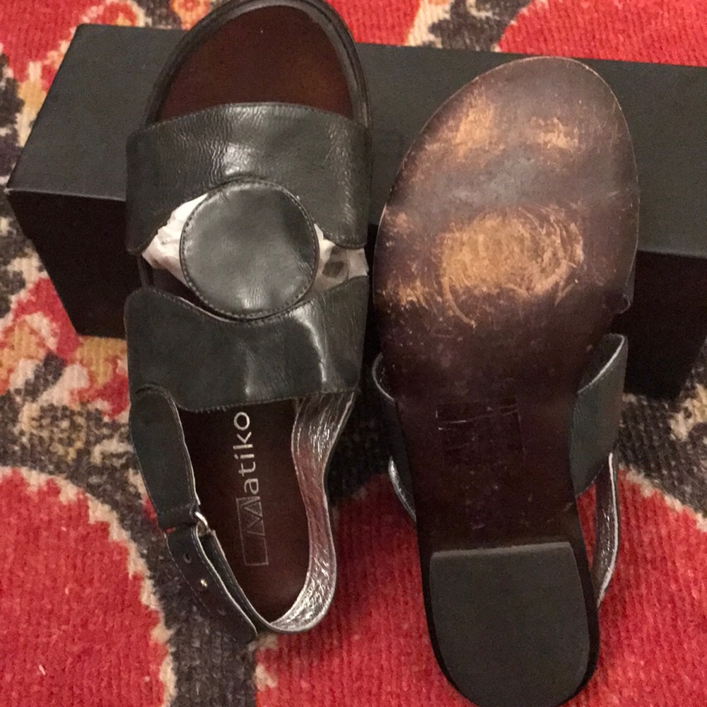 Patent leather sandals